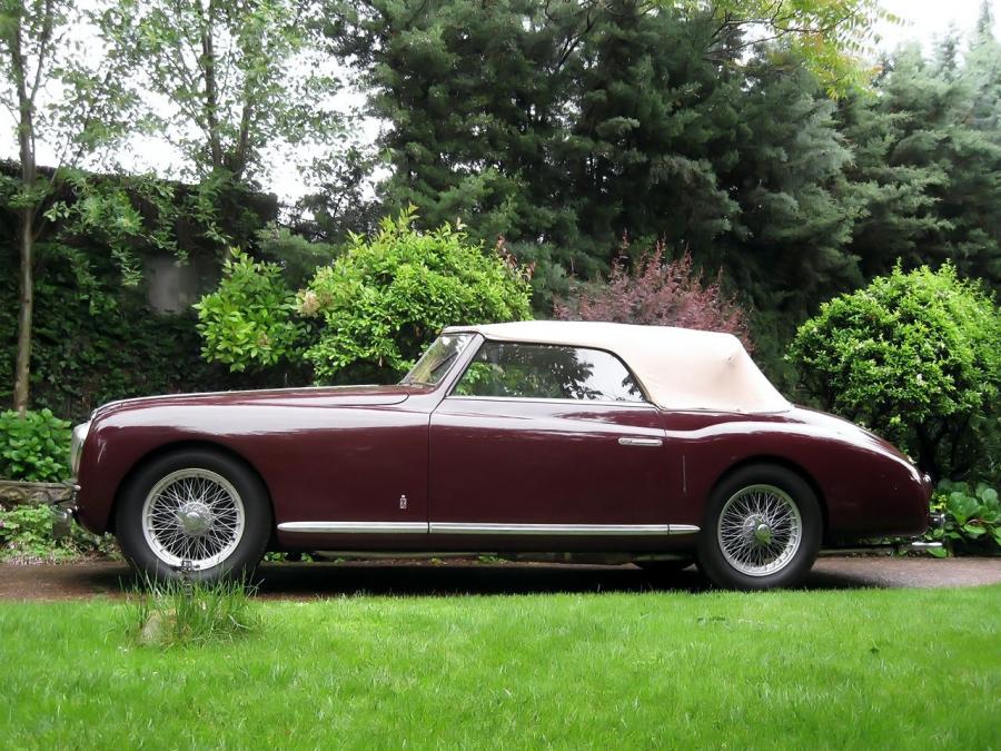  Alfa Romeo 6C 2500 Sport Cabriolet 1948 года  (фото 2 из 31)